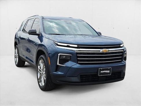 New 2026 Chevrolet Traverse LT w/ Driver Confidence Package image 7