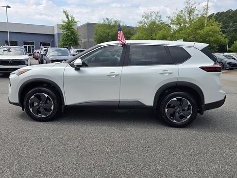 Used 2026 Nissan Rogue SV w/ Cold Weather Package FWD image 2