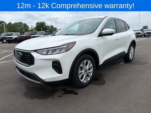 Used 2023 Ford Escape Active w/ Tech Pack #2 FWD image 2