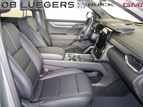 Certified 2024 GMC Acadia Elevation w/ Luxury Package FWD image 19