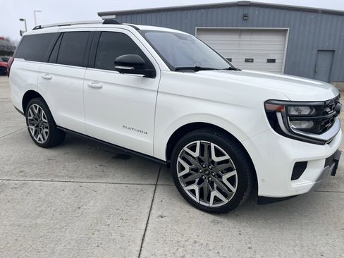 Used 2025 Ford Expedition Platinum w/ Platinum Ultimate Package image 11