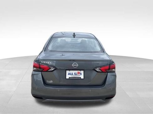 Used 2025 Nissan Versa SV image 5