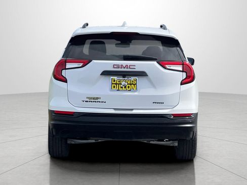 Used 2024 GMC Terrain SLE w/ Driver Convenience Package image 5