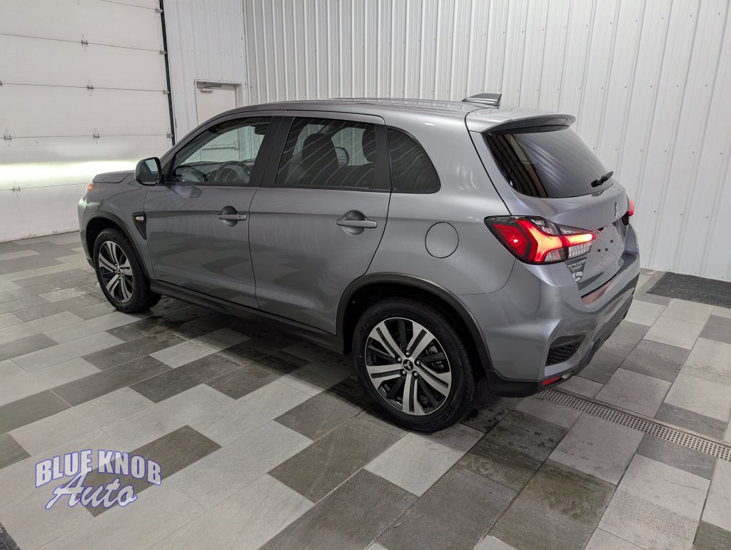 Used 2026 Mitsubishi Outlander Sport ES AWD/4WD image 2