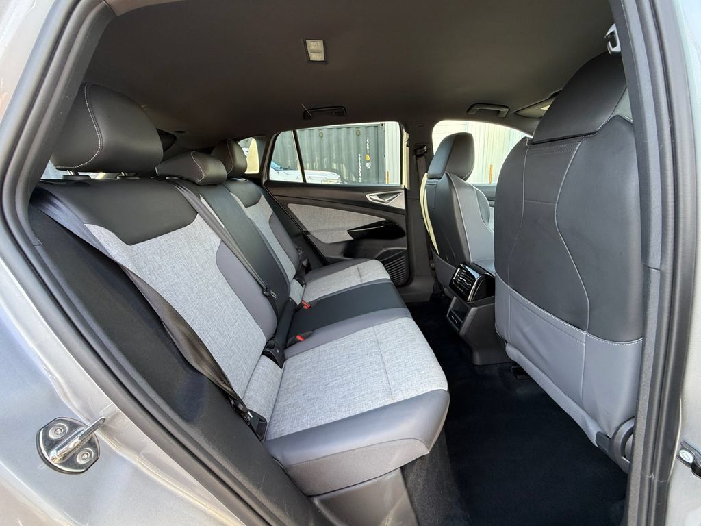 Used 2025 Volkswagen ID.4 Pro RWD image 23