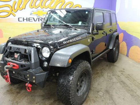 Used 2017 Jeep Wrangler Unlimited Rubicon w/ Dual Top Group AWD/4WD image 4