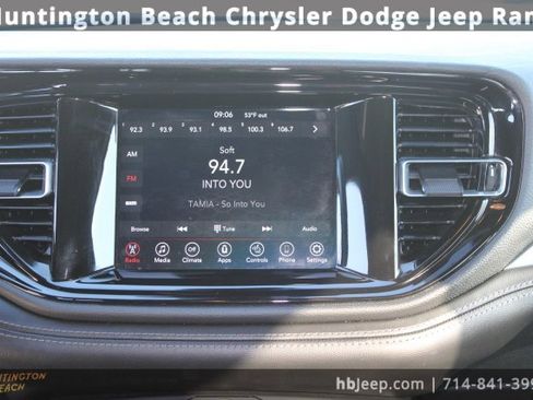 Used 2023 Dodge Durango SXT image 15