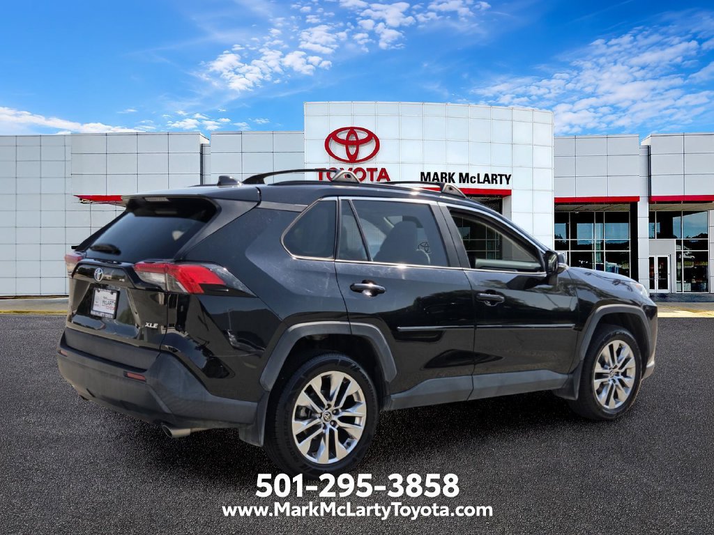 Used 2021 Toyota RAV4 XLE Premium FWD image 5