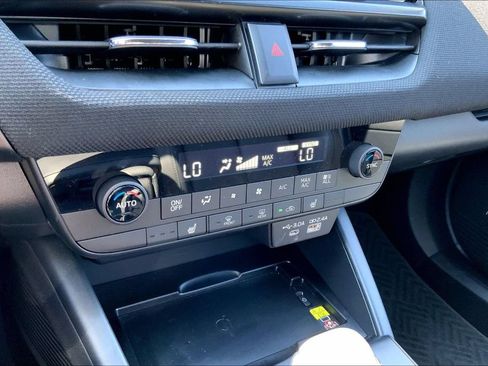 Certified 2026 Subaru Outback Premium AWD/4WD image 15