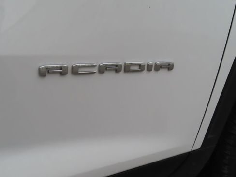 Used 2025 GMC Acadia Elevation image 10