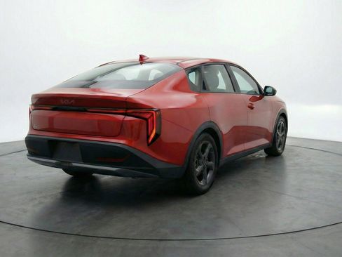 Used 2025 Kia K4 LXS image 9