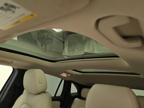 Used 2021 Mercedes-Benz GLA 250 w/ Premium Package image 8