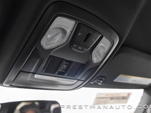 Used 2024 RAM 2500 Tradesman w/ Chrome Appearance Group image 31