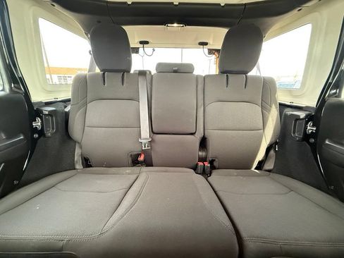 Used 2023 Jeep Wrangler Unlimited AWD/4WD image 28