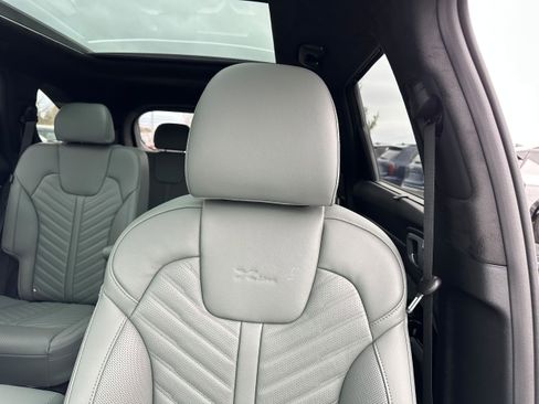 Used 2025 Kia Sorento SX Prestige w/ Sage Leather Package image 56