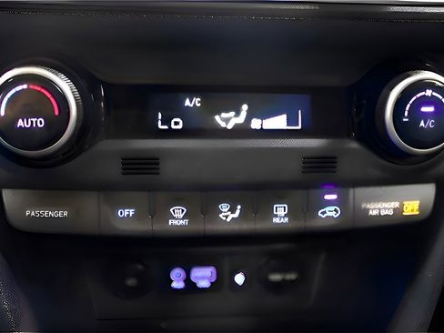 Used 2021 Hyundai Kona Limited w/ Cargo Package image 26