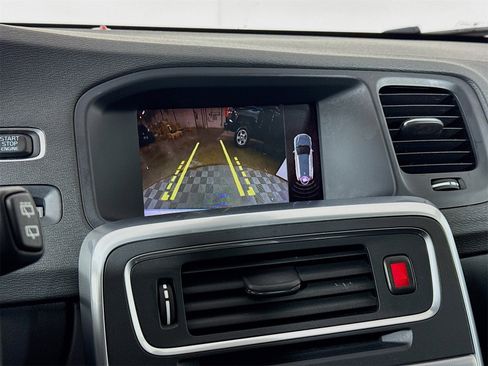 Used 2018 Volvo V60 T5 Dynamic w/ Vision Package image 11