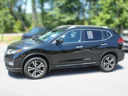 Used 2017 Nissan Rogue SL w/ SL Premium Package AWD/4WD image 4