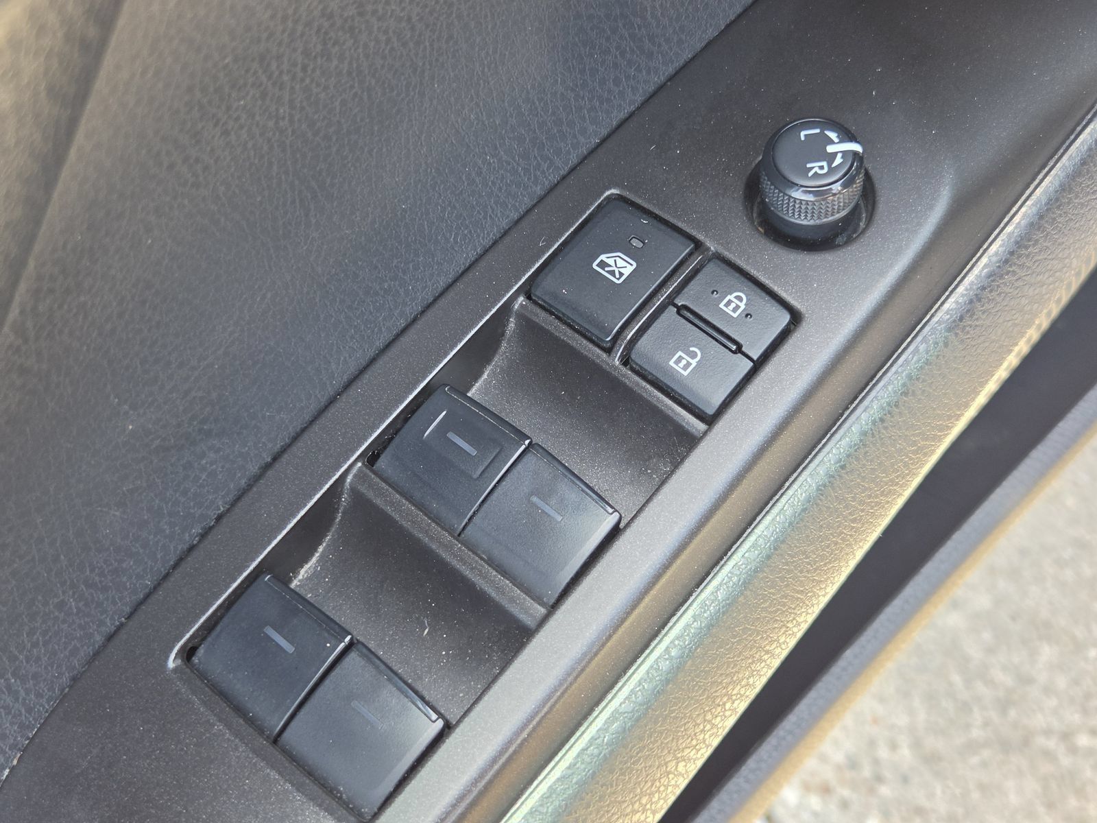 Used 2024 Toyota Camry SE FWD image 27