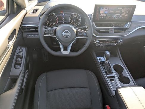New 2025 Nissan Altima 2.5 SV w/ SV Premium Package image 28
