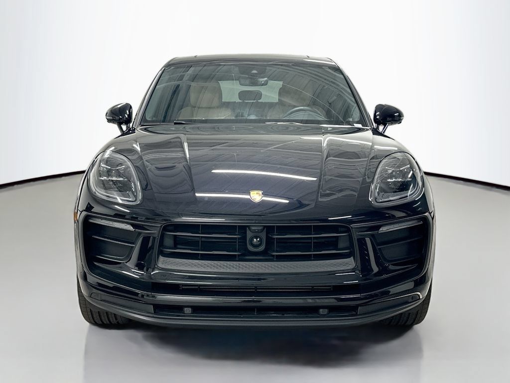 Certified 2025 Porsche Macan AWD/4WD image 6