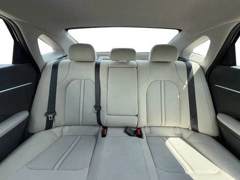 Used 2025 Hyundai Sonata SEL FWD image 28