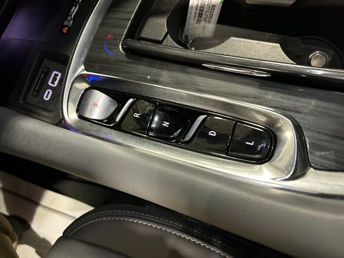 Used 2023 Buick Enclave Premium w/ LPO, Floor Liner Package AWD/4WD image 20