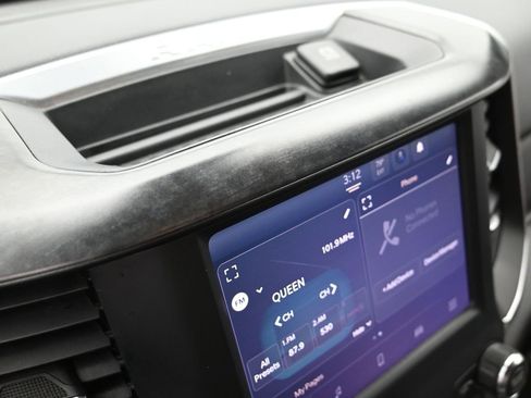 Used 2024 RAM 3500 Big Horn image 17