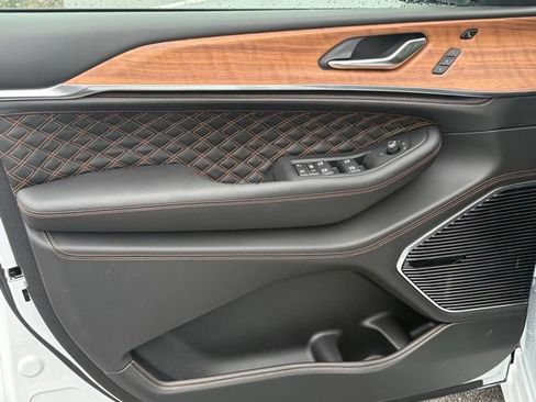 New 2026 Jeep Grand Cherokee L Summit AWD/4WD image 11