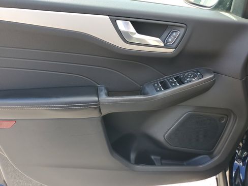 Used 2021 Ford Escape SEL image 28