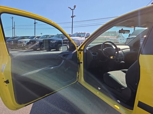 Used 2002 Ford Focus ZX3 Hatchback image 7