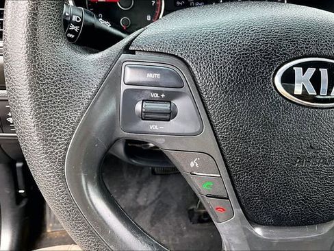 Used 2017 Kia Forte LX FWD image 10