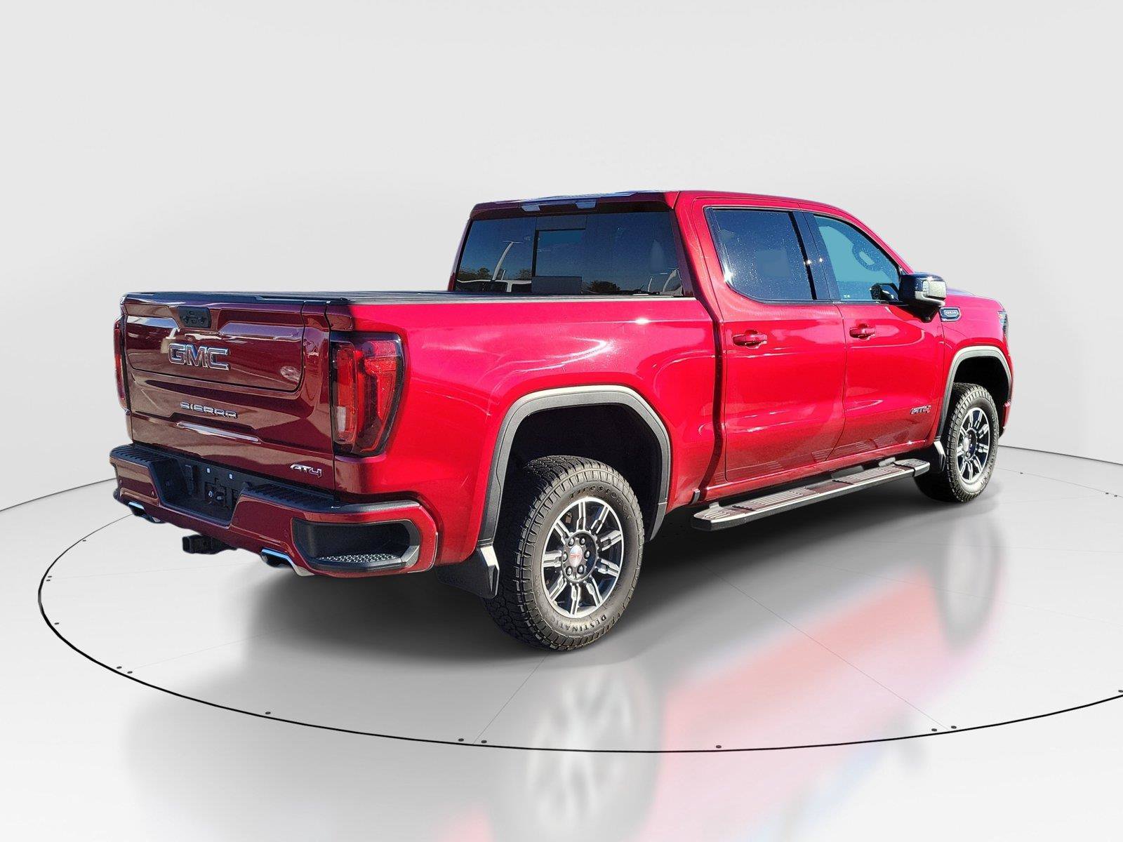 Used 2024 GMC Sierra 1500 AT4 w/ AT4 Preferred Package AWD/4WD image 4