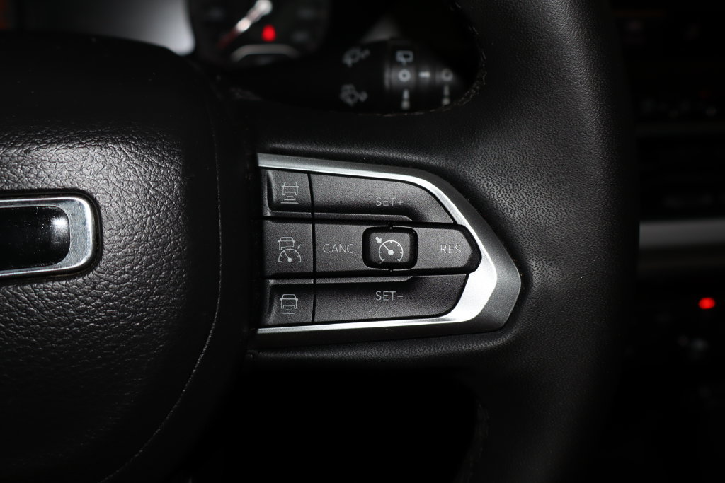 Used 2023 Jeep Compass Limited AWD/4WD image 19