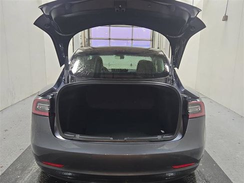 Used 2023 Tesla Model 3 Standard Range image 10