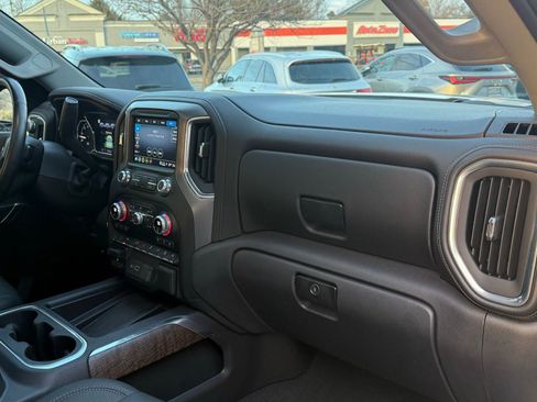 Used 2022 GMC Sierra 1500 Denali w/ Denali Premium Package image 17