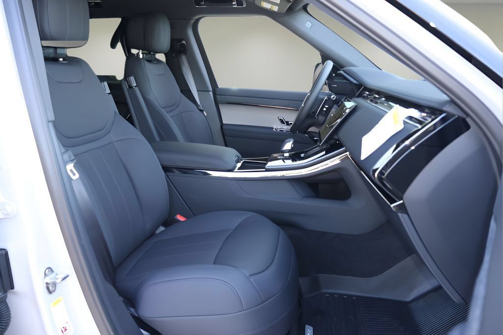 New 2026 Land Rover Range Rover Sport SE AWD/4WD image 17