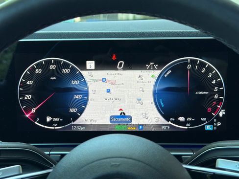 Used 2024 Mercedes-Benz GLE 450e 4MATIC image 24