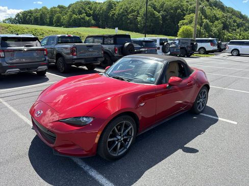 Used 2016 MAZDA MX-5 Miata Grand Touring RWD image 2