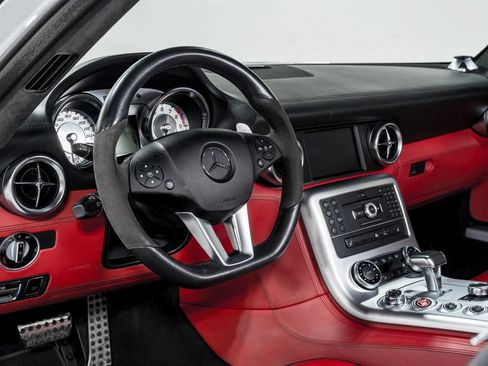 Used 2011 Mercedes-Benz SLS AMG Coupe image 11