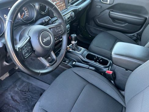 Used 2021 Jeep Gladiator Sport image 12