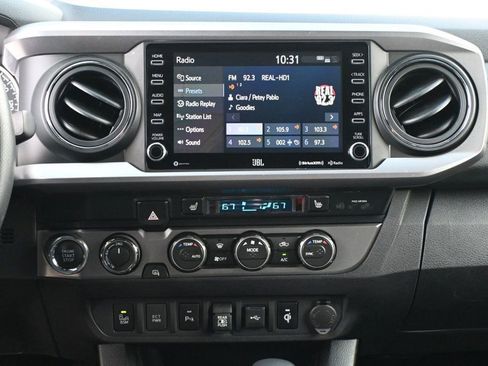 Used 2020 Toyota Tacoma Limited AWD/4WD image 13