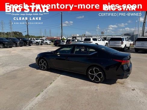 Used 2025 Nissan Altima 2.5 SR image 1