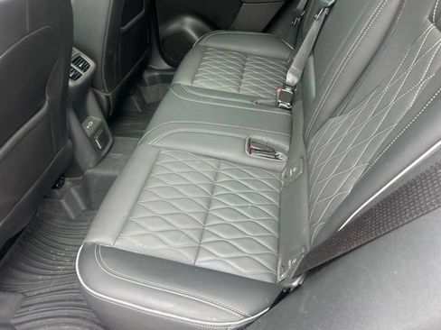 Used 2023 Buick Envision Avenir AWD/4WD image 6