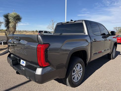 Used 2022 Toyota Tundra SR5 w/ SR5 Premium Package image 8