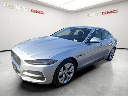 Used 2020 Jaguar XE S image 3