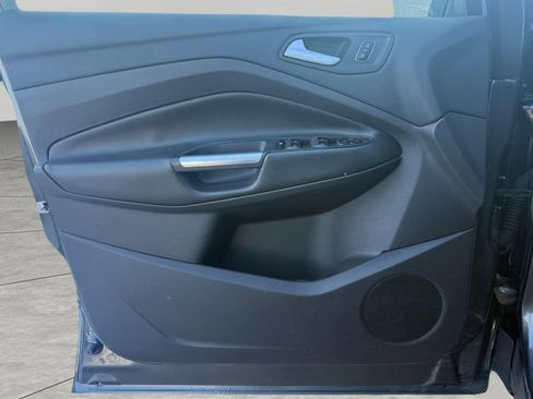 Used 2018 Ford Escape SE image 18