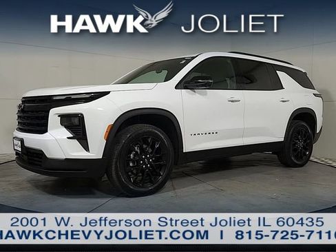 Used 2026 Chevrolet Traverse LT w/ Midnight/Sport Edition FWD image 4