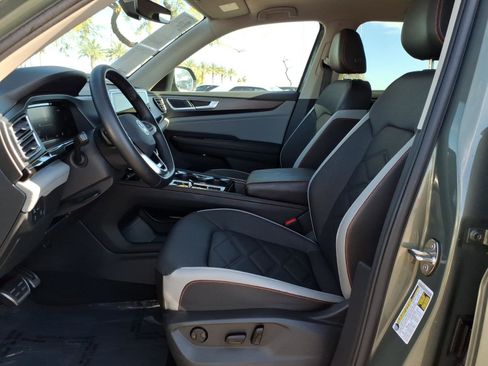 Certified 2025 Volkswagen Atlas Peak Edition SE image 21