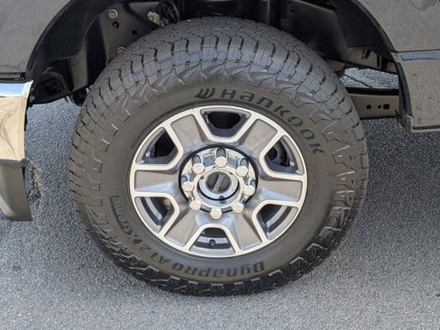 Used 2024 Ford F350 Lariat AWD/4WD image 13